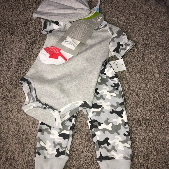 4 Piece 3/6 Month Camo Rockstar Set 👶🏻✨ - Picture 2 of 2